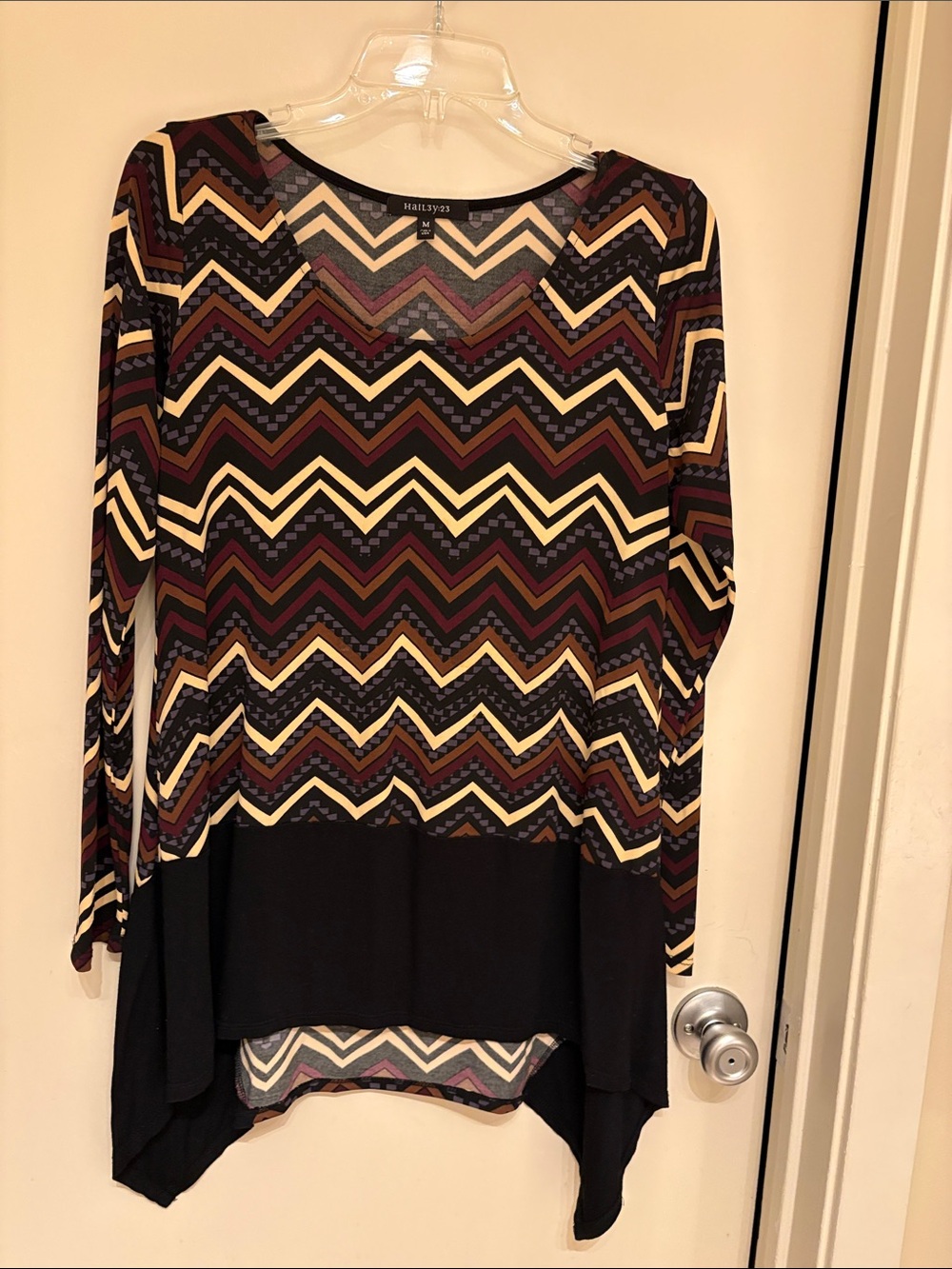 Hailys Chevron Hi-Low Tunic Top - Black Multi